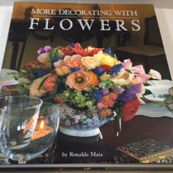 LIKE NEW Book: More Decorating With Flowers By Ronaldo Maia 1995 - Picture 2 of 11